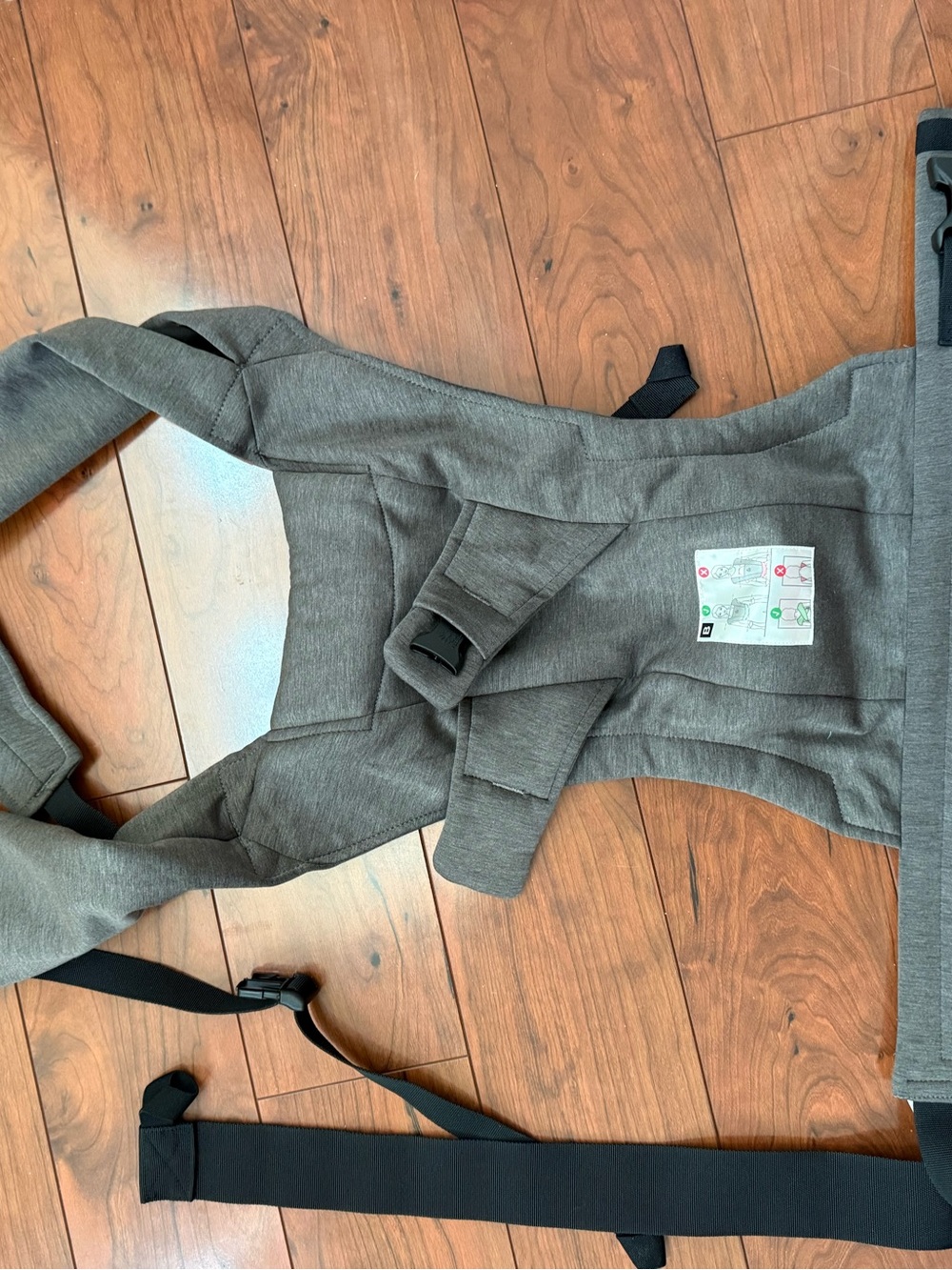 Ergobaby Embrace for Infants 0-12 Months (7-25 lbs) - Picture 2 of 4